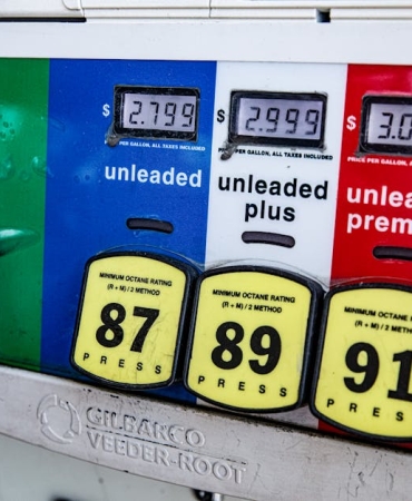 Benzine-Yeni-Zam-Yolda-Fiyatlar-44-TL8217ye-Yaklasiyor-featured