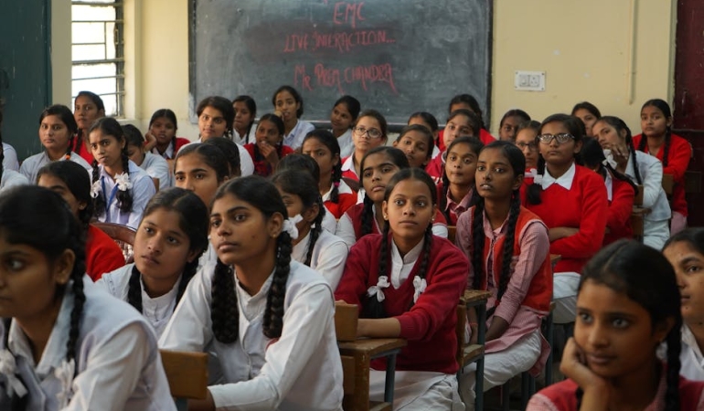 Israil8217in-Iran8217daki-Okul-Saldirisi-86-Kiz-Ogrenci-Hayatini-Kaybetti-featured