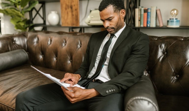 Balikesir8217de-Okulda-Siddet-Genel-Mudur-Esi-Mudur-Yardimcisini-Hastanelik-Etti-featured