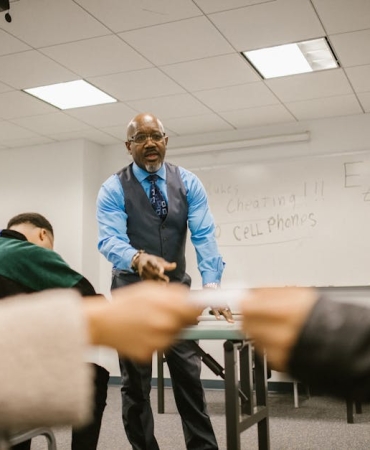 Egitim-Is8217ten-Carpici-Degerlendirme-Ogretmenlik-Itibari-Sifirlandi-featured