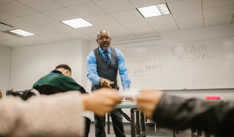 Egitim-Is8217ten-Carpici-Degerlendirme-Ogretmenlik-Itibari-Sifirlandi-featured