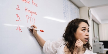 Emekliligi-Hak-Eden-123-Bin-Ogretmen-Ders-Basinda-featured