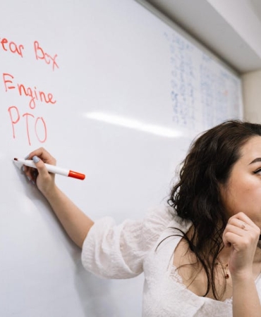 Emekliligi-Hak-Eden-123-Bin-Ogretmen-Ders-Basinda-featured