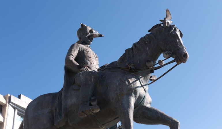 Izmir8217de-Ogretmene-Ataturk8217e-Hakaret-Iddiasiyla-Sorusturma-featured