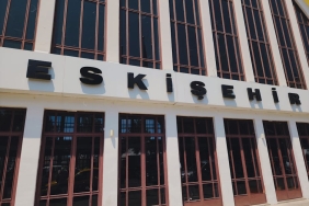 Mucit-Jery-Tiyatro-Sahnesini-Fethetti-Biletler-Tukeniyor-featured