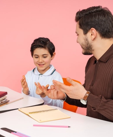 Ogrenci-Yonlendirmesine-Kizan-Veli-Ogretmenin-Aracinin-Lastigini-Kesti-featured