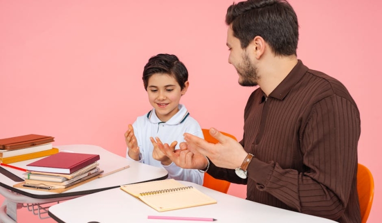 Ogrenci-Yonlendirmesine-Kizan-Veli-Ogretmenin-Aracinin-Lastigini-Kesti-featured