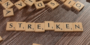 Ogretmen-Siddetine-Karsi-Sendikalar-Grevde-Genis-Katilimli-Protesto-featured