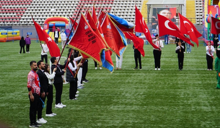 Ogretmenden-Ataturk8217e-Hakaret-Iddiasi-11-Ogrenci-Suc-Duyurusunda-Bulundu-featured