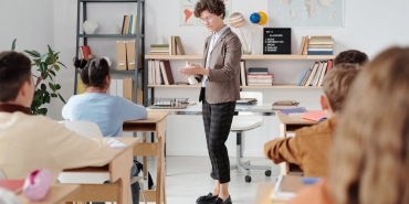 Rehber-Ogretmen-Yusuf-Demir-Vefat-Etti-Egitim-Camiasi-Yasta-featured