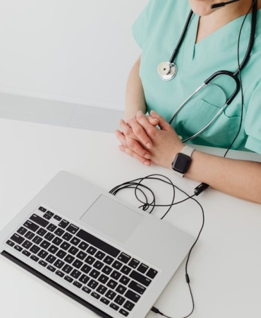 Saglik-Liyakat-Sen-Saglikcilara-Kalici-Maas-Ikramiyesi-ve-Kapsamli-Reform-Sart-featured