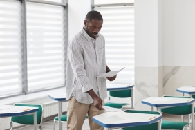 Sinav-Gorevlilerine-Karekod-Soku-Geciken-Ogretmenlerin-Gorevleri-Iptal-Edildi-featured