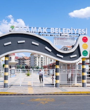 Balikesir8217de-Okul-Giris-Cikislari-Velilere-Anlik-Fotografli-Bildiriliyor-featured