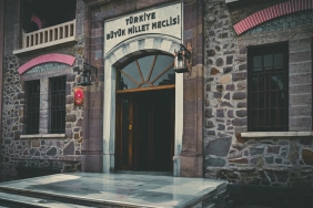 Dogum-Izni-Teklifi-Meclis8217te-24-Hafta-Donemi-Basliyor-mu-featured