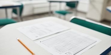 Ogretmenlere-Yeni-Sinav-Gorevleri-AOOL-e-Sinav-ve-Denklik-Ucretleri-Belli-Oldu-featured