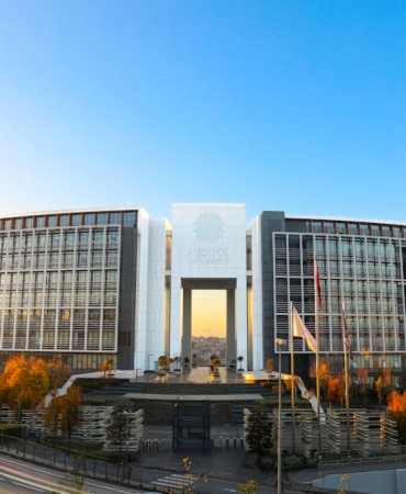 Sancaktepe-Okul-Muduru-Silahli-Pozuyla-Gundemde-Idari-Sorusturma-Baslatildi-featured